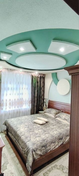 Чиланзар 15.  Продается. Срочно. 4 х комнатная квартира