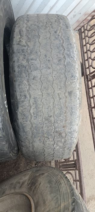 Продам шины на грузовой