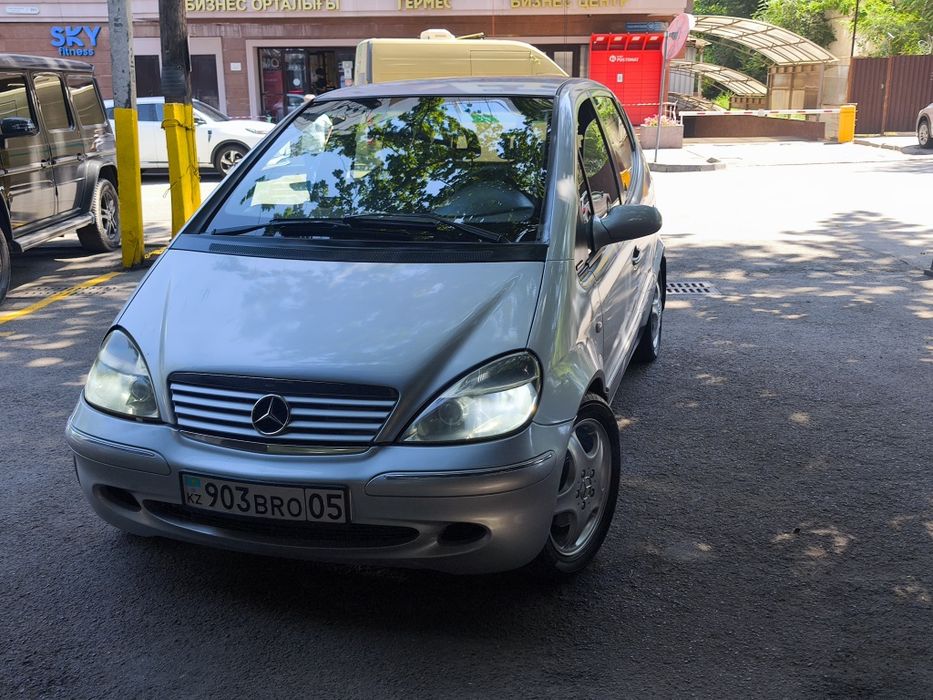 Mercedes A190 объем 1.9 бензин
