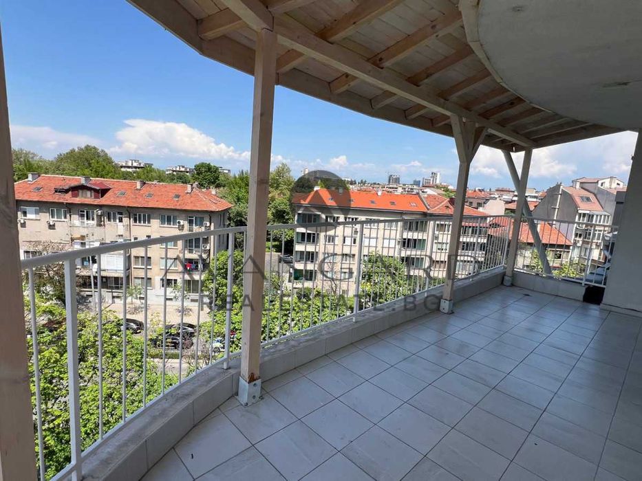 Продава се Тристаен апартамент в Пловдив, Център - 120 кв.м за 2763 €/кв.м - Снимка #14