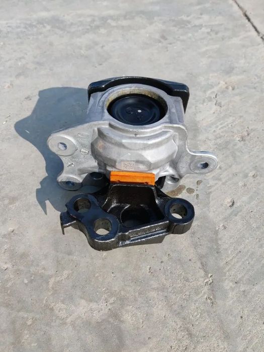 Tampon Suport cutie viteze Land/Range Rover Evoque L551 Discovery K8D2-7M121-BA