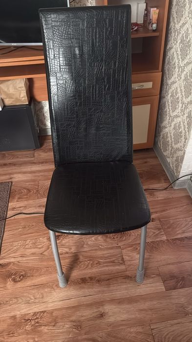 Продам  кухные  стулья