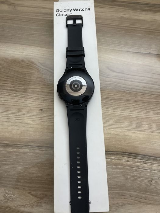 Продаю часы Samsung Galaxy Watch4 Classic
