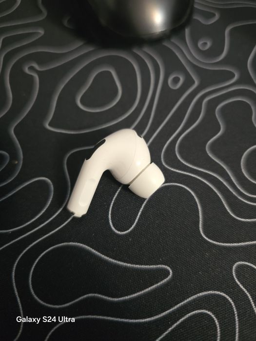 Правое ухо от airpods pro