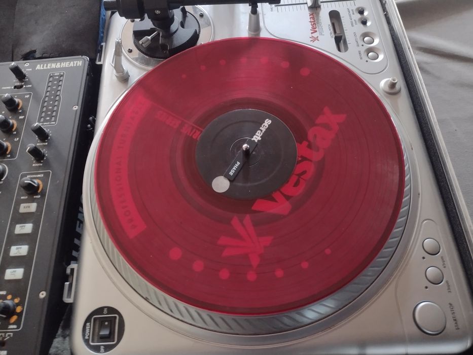 Продавам грамофони vestax pdx-2000 direct drive,stanton,denon,techniks