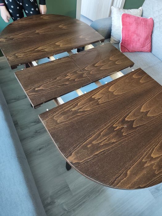 Продавам кухненска маса