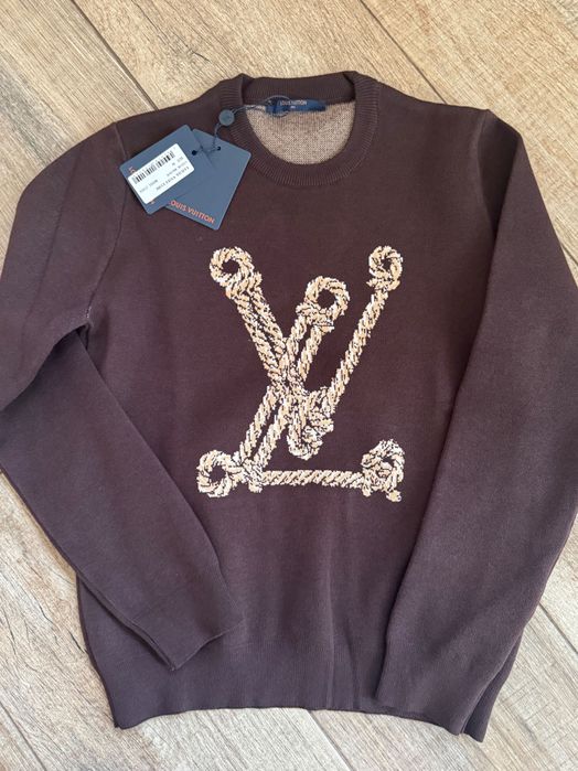 Дамски пуловер нов