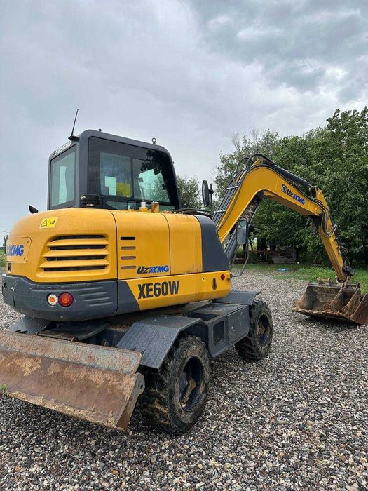 ekskavator UZXCMG XE60W
