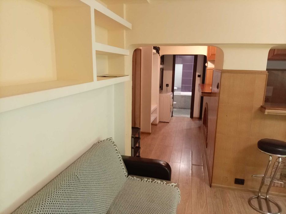 Inchiriez apartament 2 camere Slobozia, Ialomita, MB-uri, decomandat, mobilat si utiliat, clasa energetica A, izolat, obloane, apa si gaz separat.