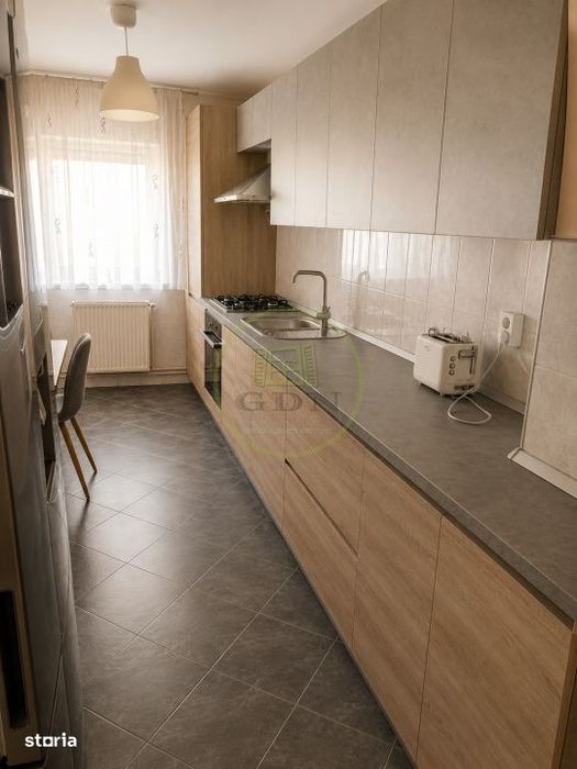 INCHIRIERE APARTAMENT 3 camere pet friendly Astra Brasov cu loc de par