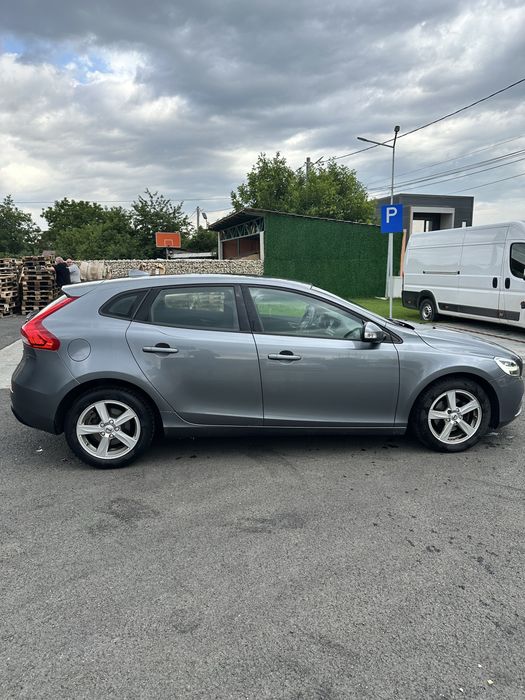 VOLVO V40 2017 — imagine 3