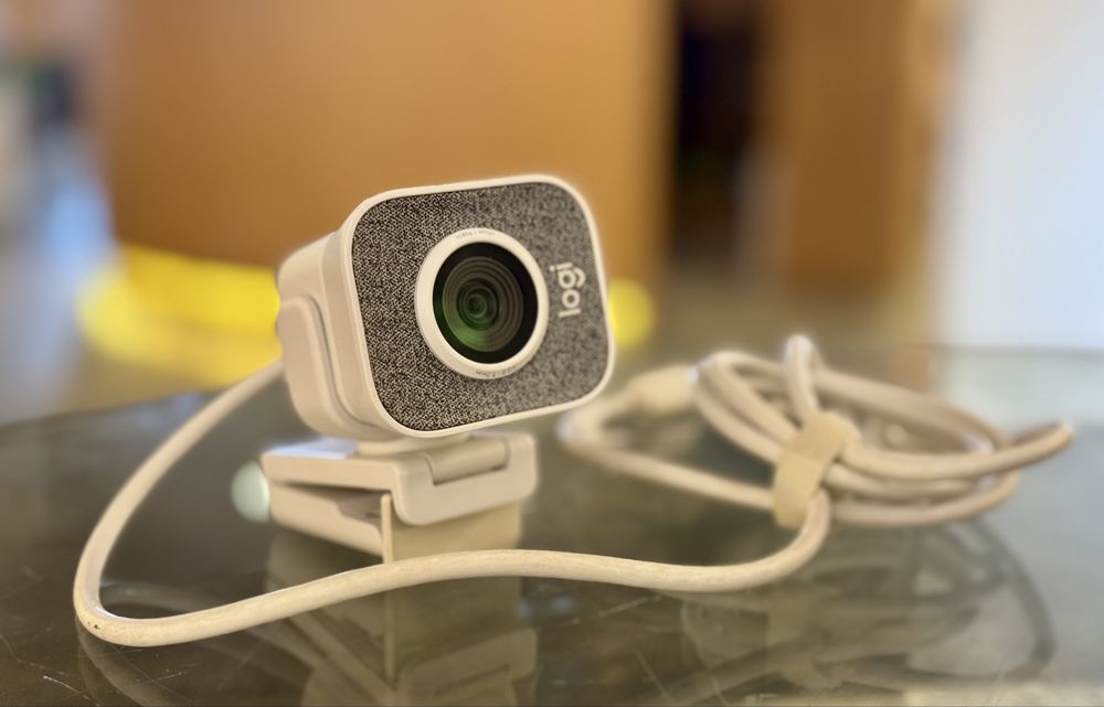 Webcam Logitech ca nouă