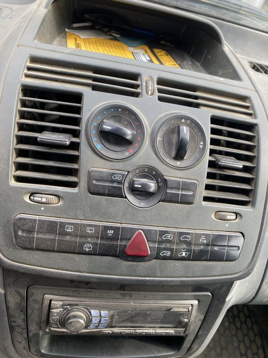 Piese Mercedes Vito motor 2.2 66kw 6+1 trepte cod 646.983983