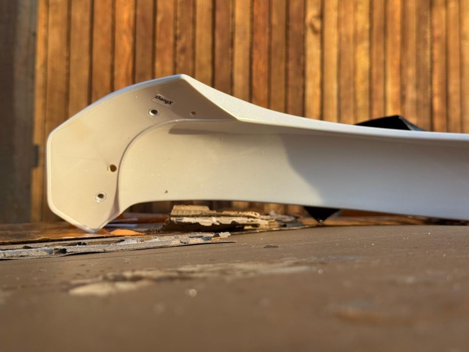 Спойлер на lexus rx300