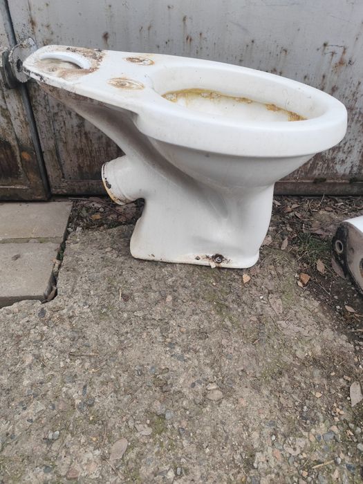 Прдам унитаз  для строителей.