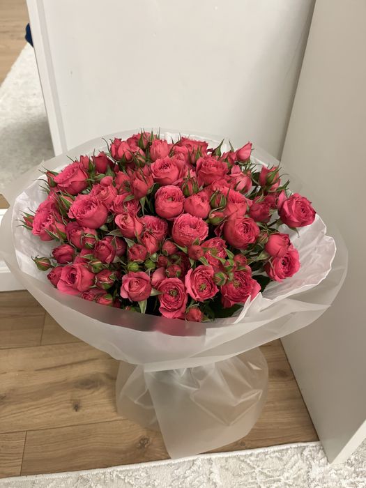 Букет кустовых роз