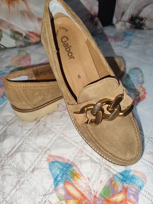 Mocasini Gabor din Piele Întoarsă – Eleganță și