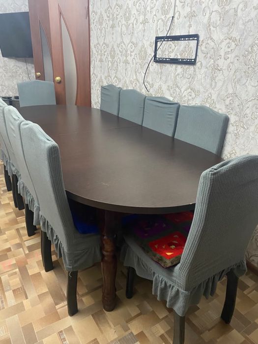 Продам стол со стульями срочно