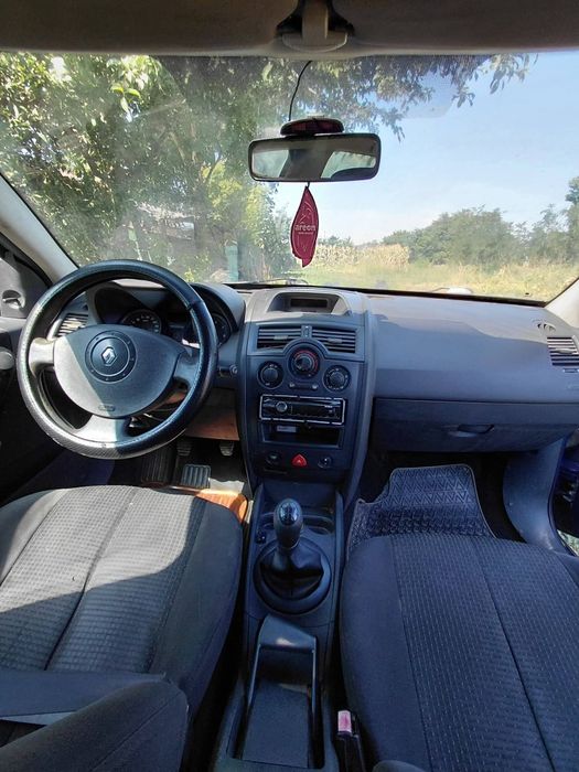 RENAULT  2004 — imagine 3