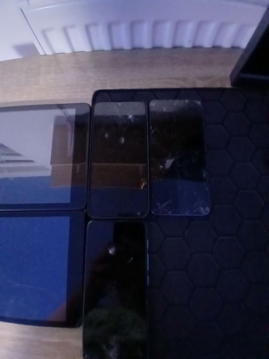 VAND tablete si telefoane