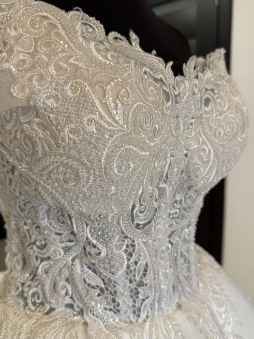 Vand rochie mireasa printesa