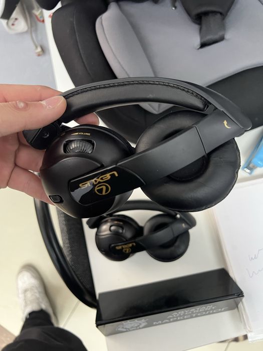 Наушники от Lexus