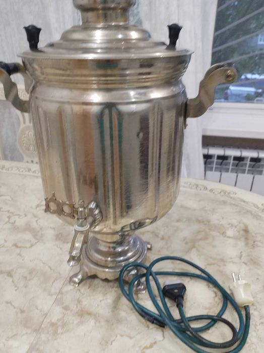 Продаю самовар электрическийй