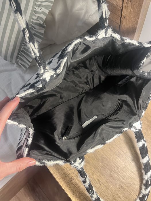 Черно-бяла чанта H&M