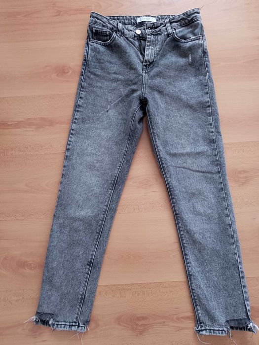 Дамски черни дънки размер 36.