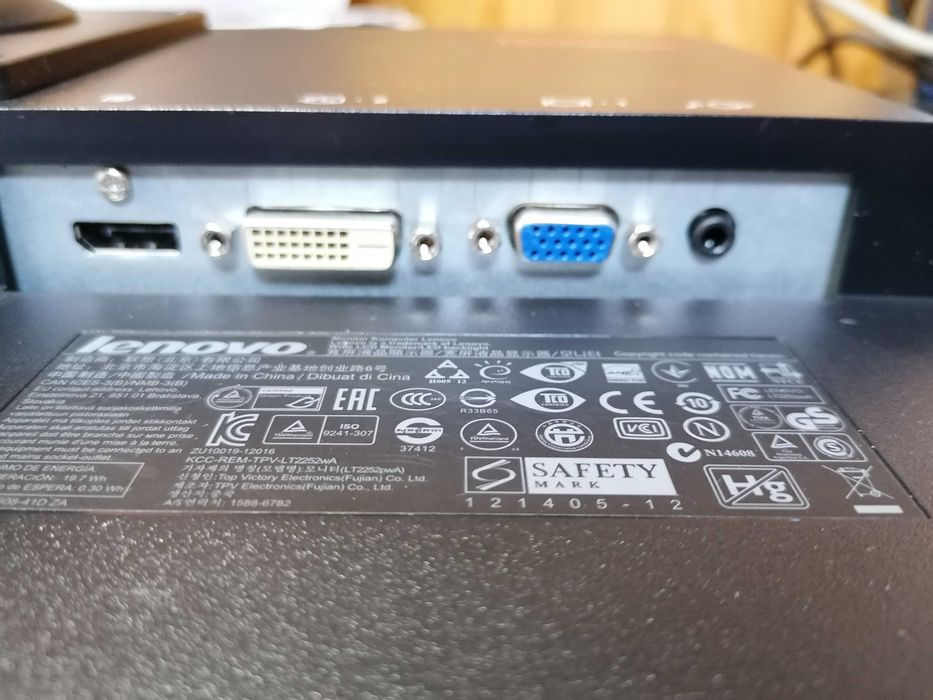Monitor Lenovo Model LT2252pwA