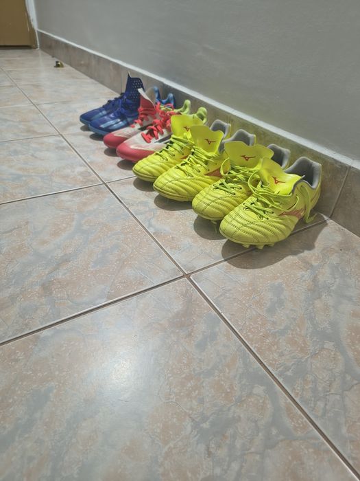 Ghete sintetic Adidas si Mizzuno Originals marimea 36 impecabili