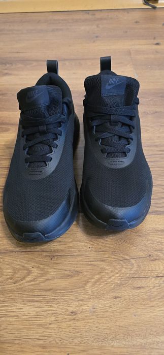 Чисто нови маратонки NIKE унисекс