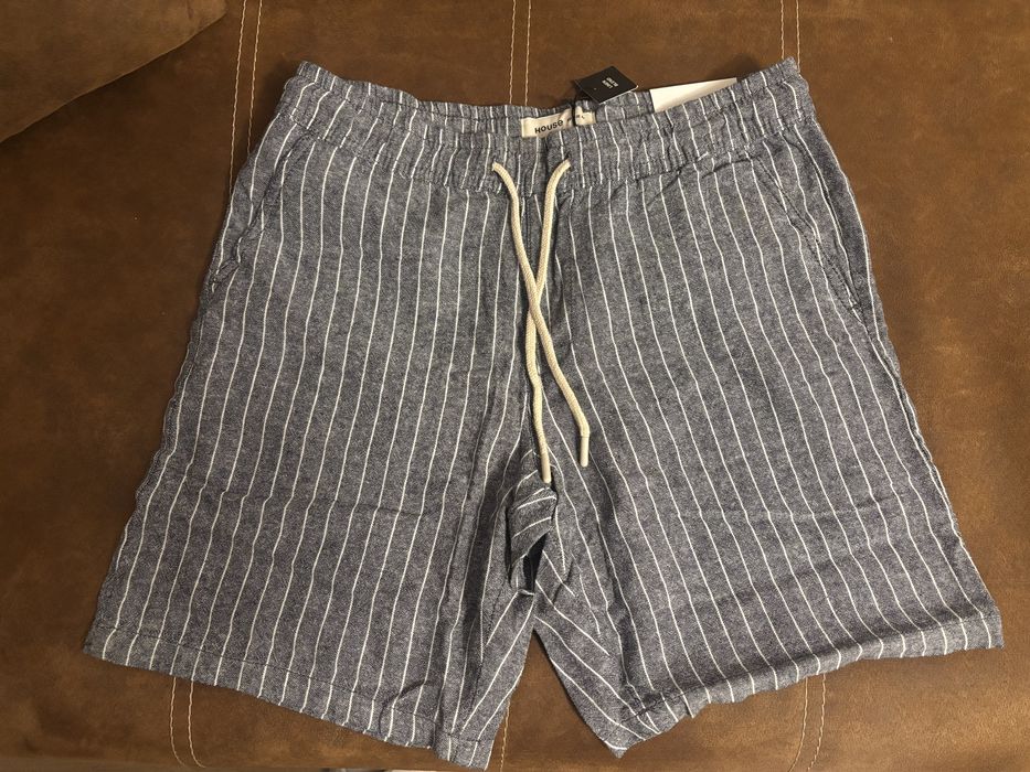 Pantaloni scurti