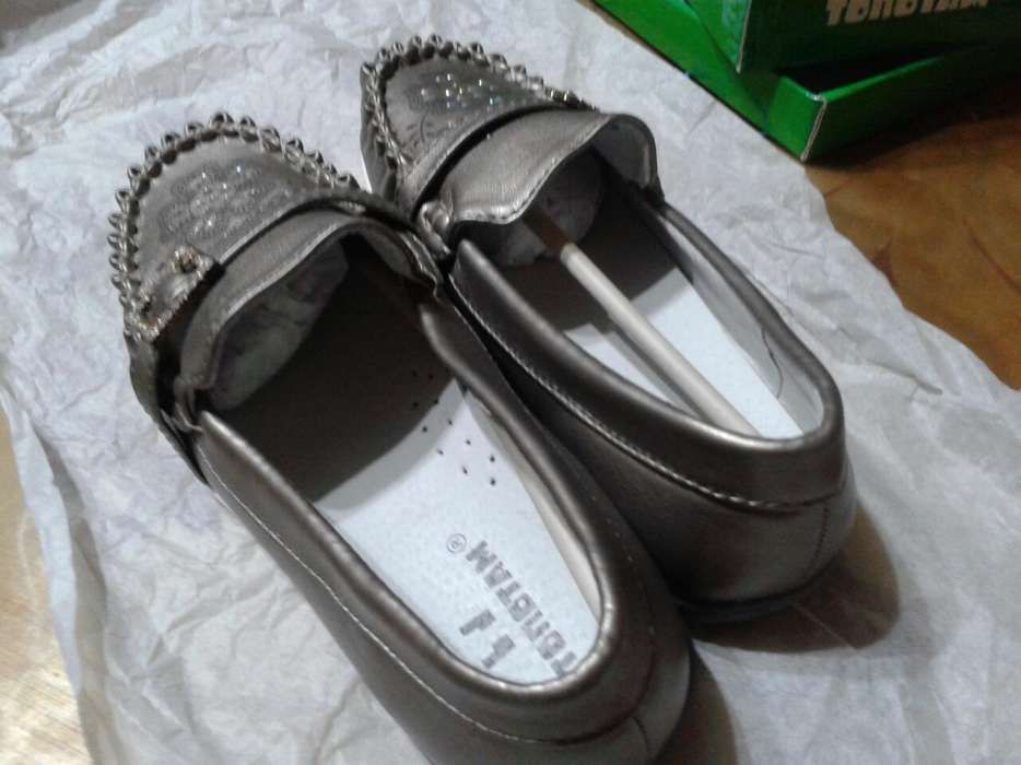 Туфли новые на девочку