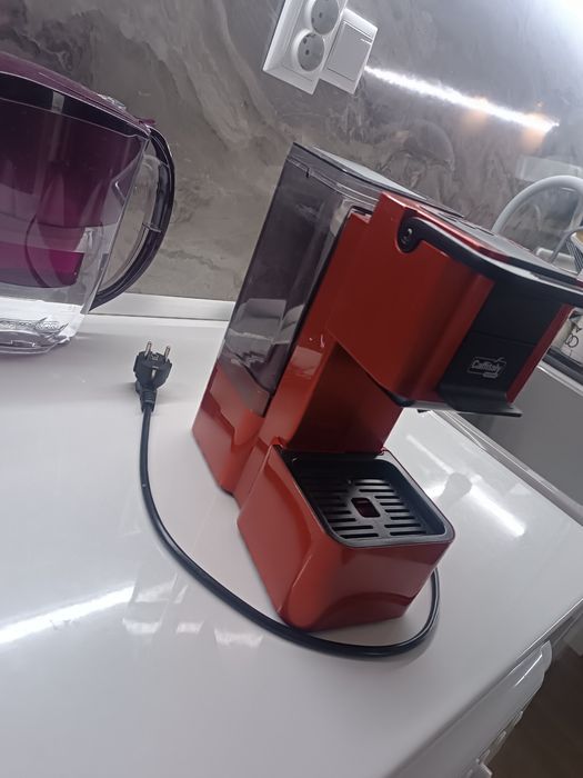 Кафе машина не различимо от нова