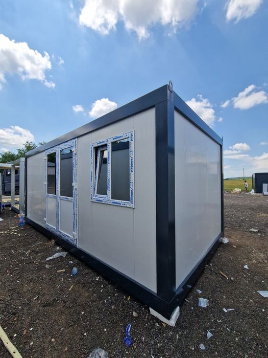 Vând Container 6x2,4 M preț 2.900 € plus TVA Transport inclus