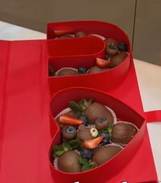 Клубника шоколаде