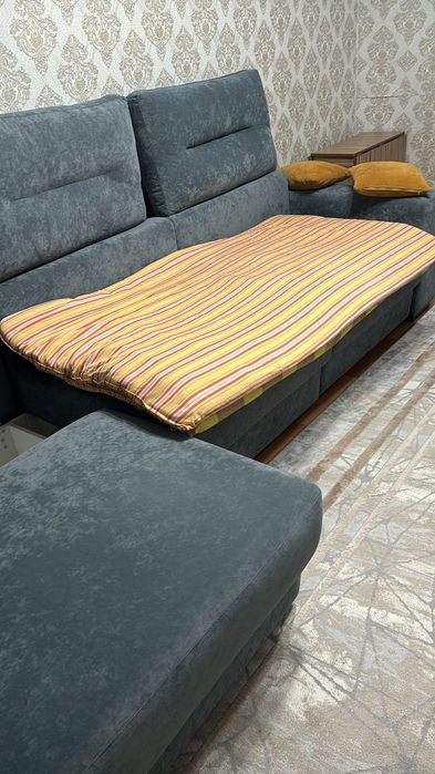 Матрацы, подушки, стулья, посуда разная на дачу