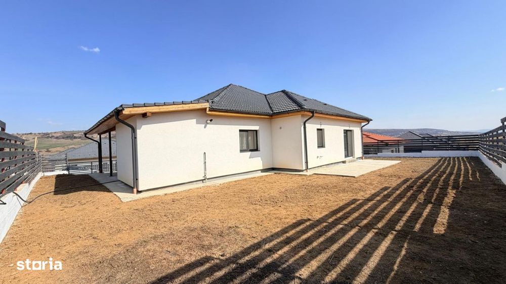 Casa in Corusu - mobilier personalizat si teren de 725mp