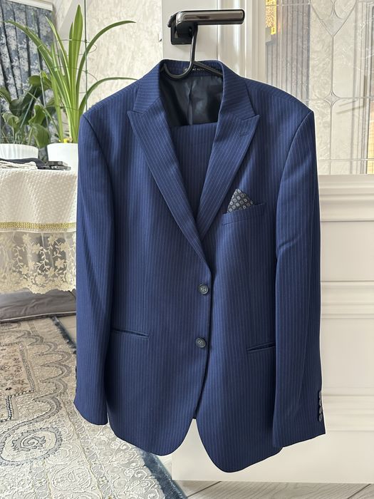 Костюм в отличном состоянии мужской