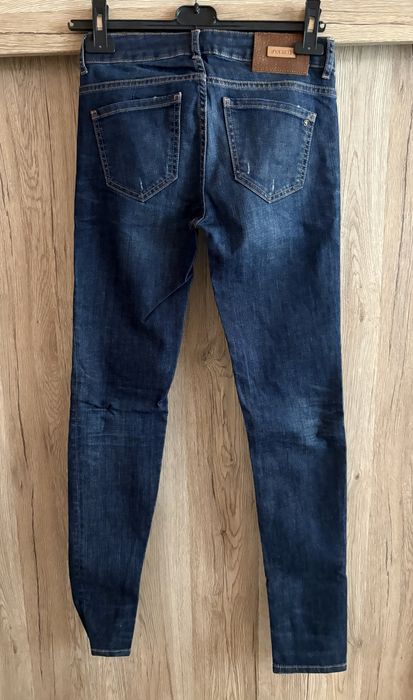 Подарявам дамски дънки размер XS