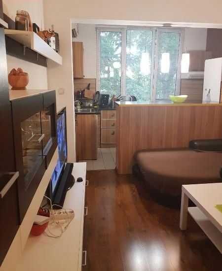 Дава се под наем Тристаен апартамент в София, Хладилника - 106 кв.м за 561 € - Снимка #2