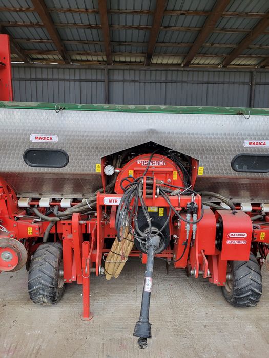 Semanatoare gaspardo magica 8 rinduri.