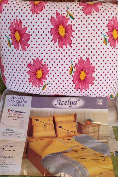 Комплект п\белья семейный 5 пр. махровый, простыни трикотаж, новые