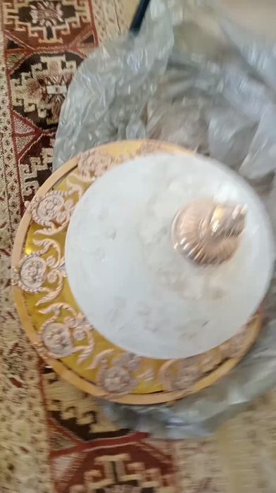 Продам красивую люстру