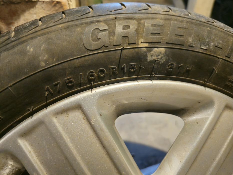 4 Anvelope de vară plus geantă aluminiu 175/60 R15