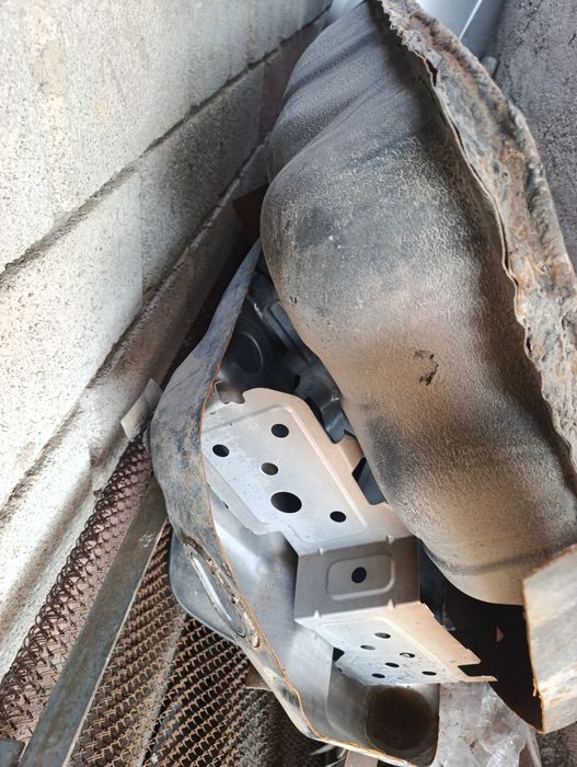 Бензо бак на Ландкраузер 100