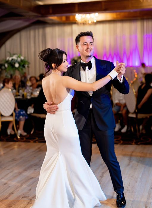 Vând rochie de mireasă elegantă, rafinată și modernă!