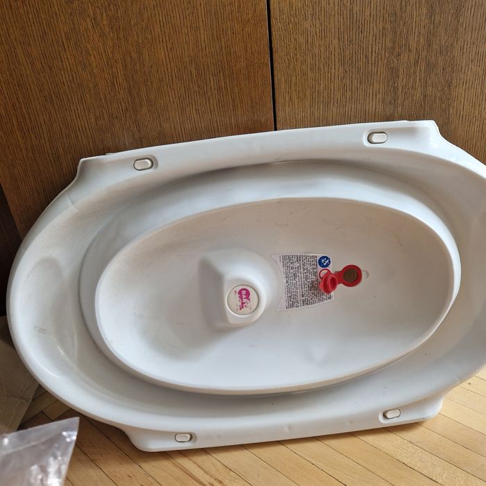 Сгъваема вана с отвор за оттичане