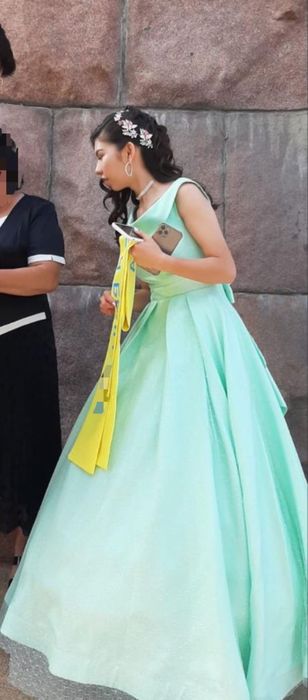 Вечернее женское платье